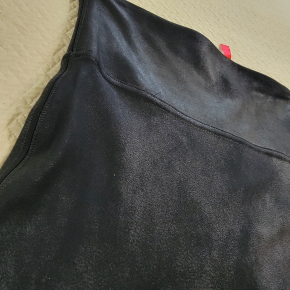 Spanx Black Shiny Leggings Cloud Pattern Shimmer Size Medium Shaping Casual - Picture 13 of 14
